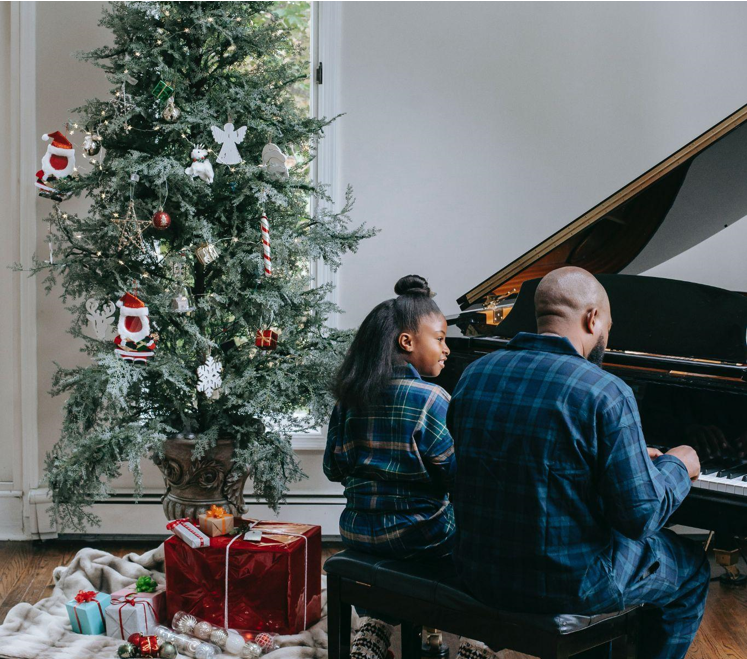 The Importance of Accessorizing Your 9 Foot Artificial Christmas Trees with a Christmas Tree Skirt